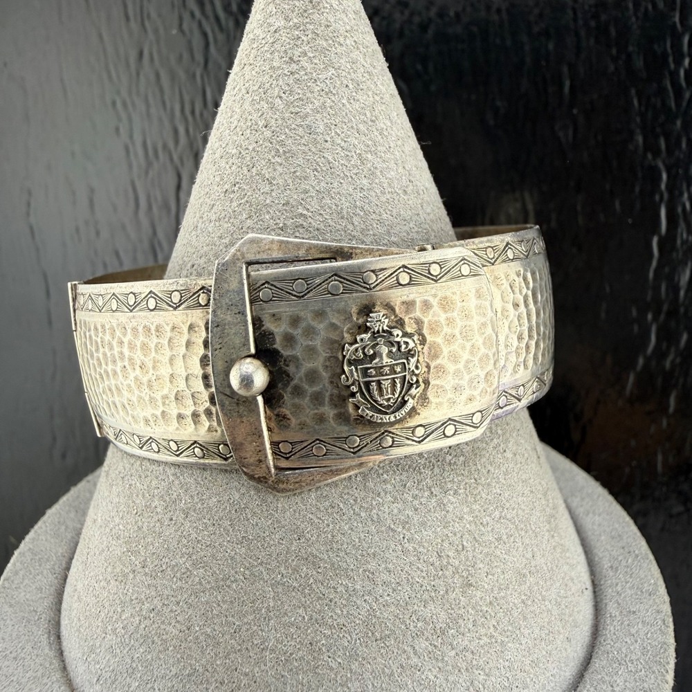 Vintage Estate Buckle Bracelet Silver Tone Hammered Crest Hinged Bangle 7"